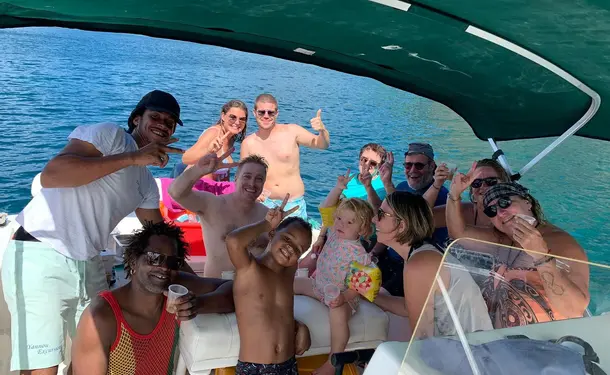 Journée complète sur la côte caraïbe (dauphins, tortues, repas inclus)