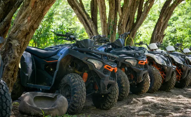 Randonnée quad en nature tropicale