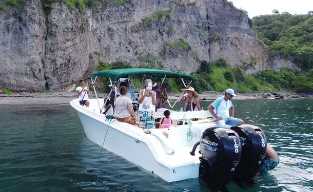 Full day on the Caribbean coast (dolphins, turtles, meals included)