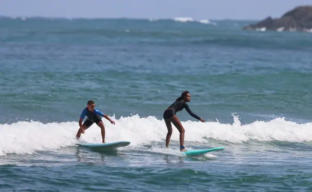 Initiation au surf sur le plus beau spot de la Martinique