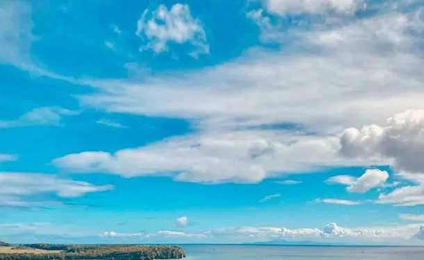 Thrill-seeking parasailing