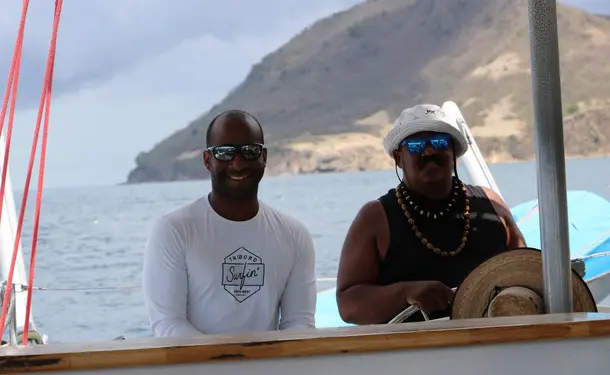 Escapade catamaran au pied du Rocher du Diamant