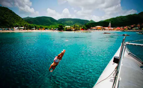 Catamaran getaway at the foot of Rocher du Diamant