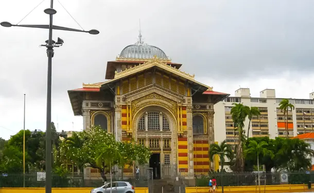 La Bibliothèque de Schœlcher 
