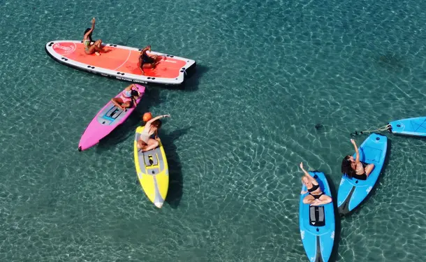 Paddle Yoga, an unusual wellness activity