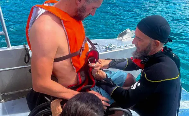 Snorkeling en bateau pour randonnée palmée (sur les coraux)