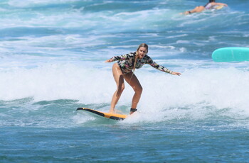 Initiation au surf sur le plus beau spot de la Martinique