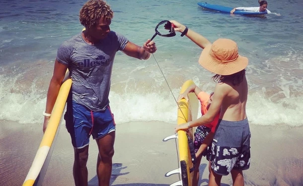 Initiation au surf sur le plus beau spot de la Martinique