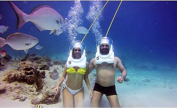 Walking underwater? A very special excursion!
