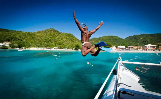 Catamaran getaway at the foot of Rocher du Diamant