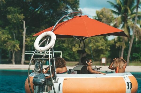 Aventure détente à bord d'un donuts boat (bateau sans permis)