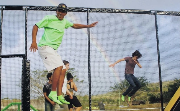 Dodgeball sur trampoline