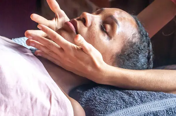 Massage du visage japonais (Kobido)