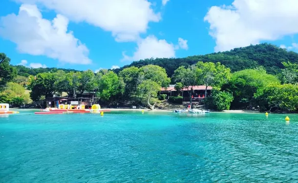 Thrill-seeking parasailing