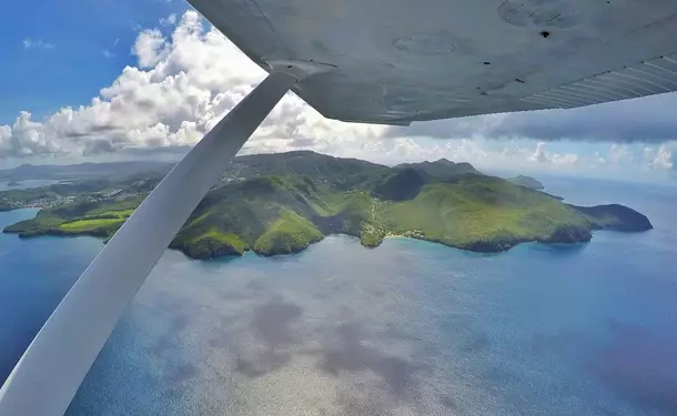 La Martinique vue du ciel aux commandes d'un avion