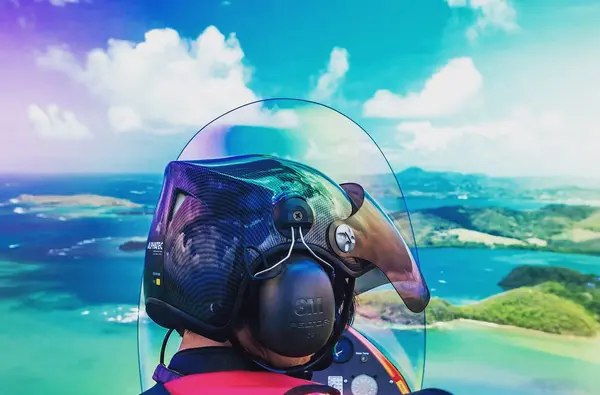 Fly over Martinique in an autogyro (30mins)