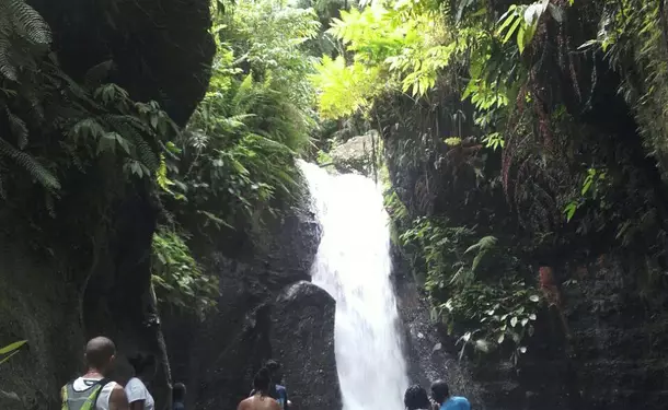 Escapade rafraîchissante à la Cascade Dany