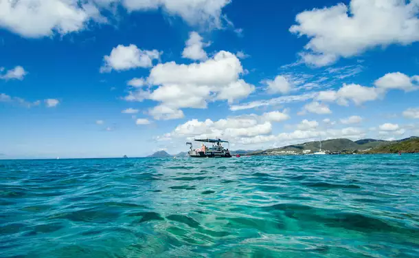 Snorkeling en bateau pour randonnée palmée (sur les coraux)