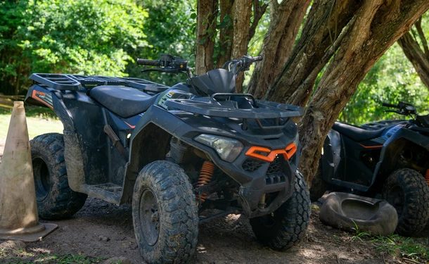 Randonnée quad en nature tropicale