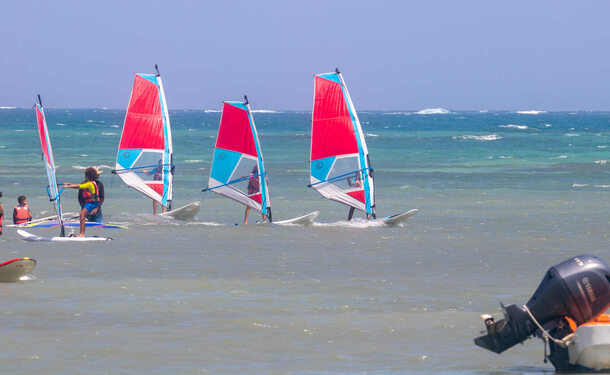 Planche à voile dans la baie du Vauclin