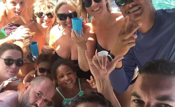 Observation of marine mammals and discovery of the coastline