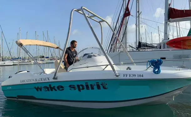 Rent a motorboat Flyer Open 650