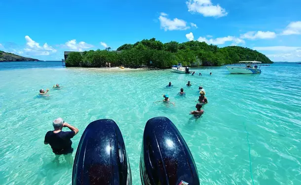 Full day to discover the islets of François (with lobster)